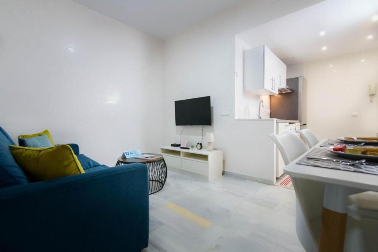 Holidays2Malaga Eduardo Ocon Ground Floor Renovated Apartment In The City Center Exterior foto